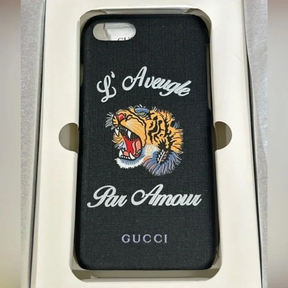 (CFL) Gucci Black Coated Canvas L'Aveugle Par‎ Amour iPhone 7 Case, New in Box